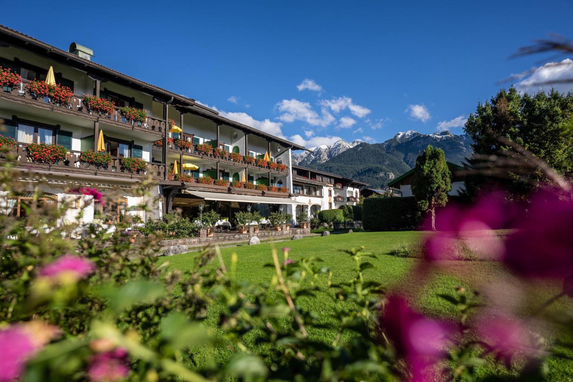 Parkhotel Wallgau 4 Sterne Superior Alpenjuwel Mit Spa Genuss, Golf & Wellness In Der Karwendel-Region Tradition Trifft Eleganz Im Stilvollen Rueckzugsort Kültér fotó