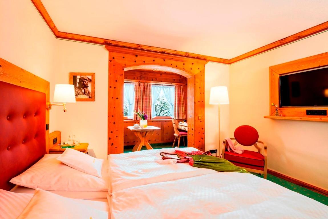 Parkhotel Wallgau 4 Sterne Superior Alpenjuwel Mit Spa Genuss, Golf & Wellness In Der Karwendel-Region Tradition Trifft Eleganz Im Stilvollen Rueckzugsort Kültér fotó