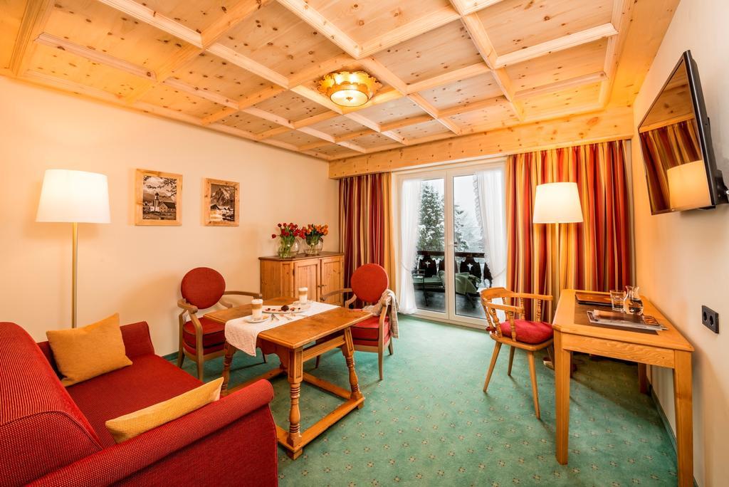 Parkhotel Wallgau 4 Sterne Superior Alpenjuwel Mit Spa Genuss, Golf & Wellness In Der Karwendel-Region Tradition Trifft Eleganz Im Stilvollen Rueckzugsort Kültér fotó