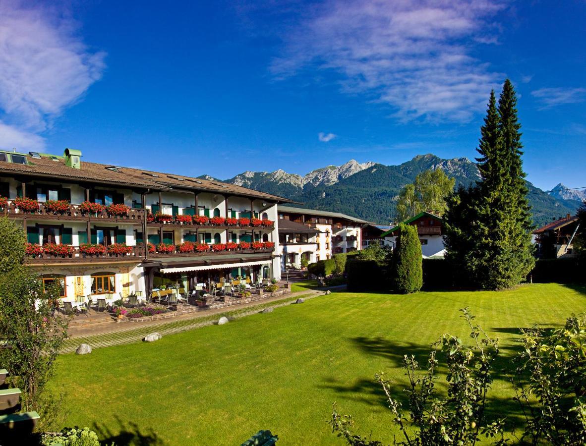 Parkhotel Wallgau 4 Sterne Superior Alpenjuwel Mit Spa Genuss, Golf & Wellness In Der Karwendel-Region Tradition Trifft Eleganz Im Stilvollen Rueckzugsort Szoba fotó